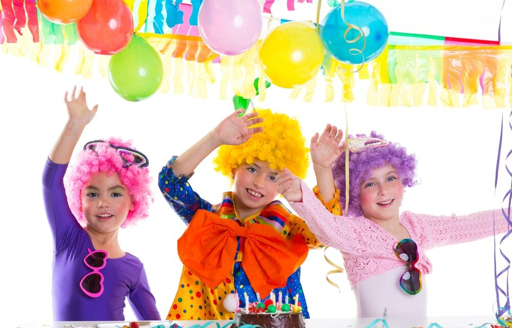 Organiser un anniversaire d’enfant inoubliable avec un spectacle de clown à domicile